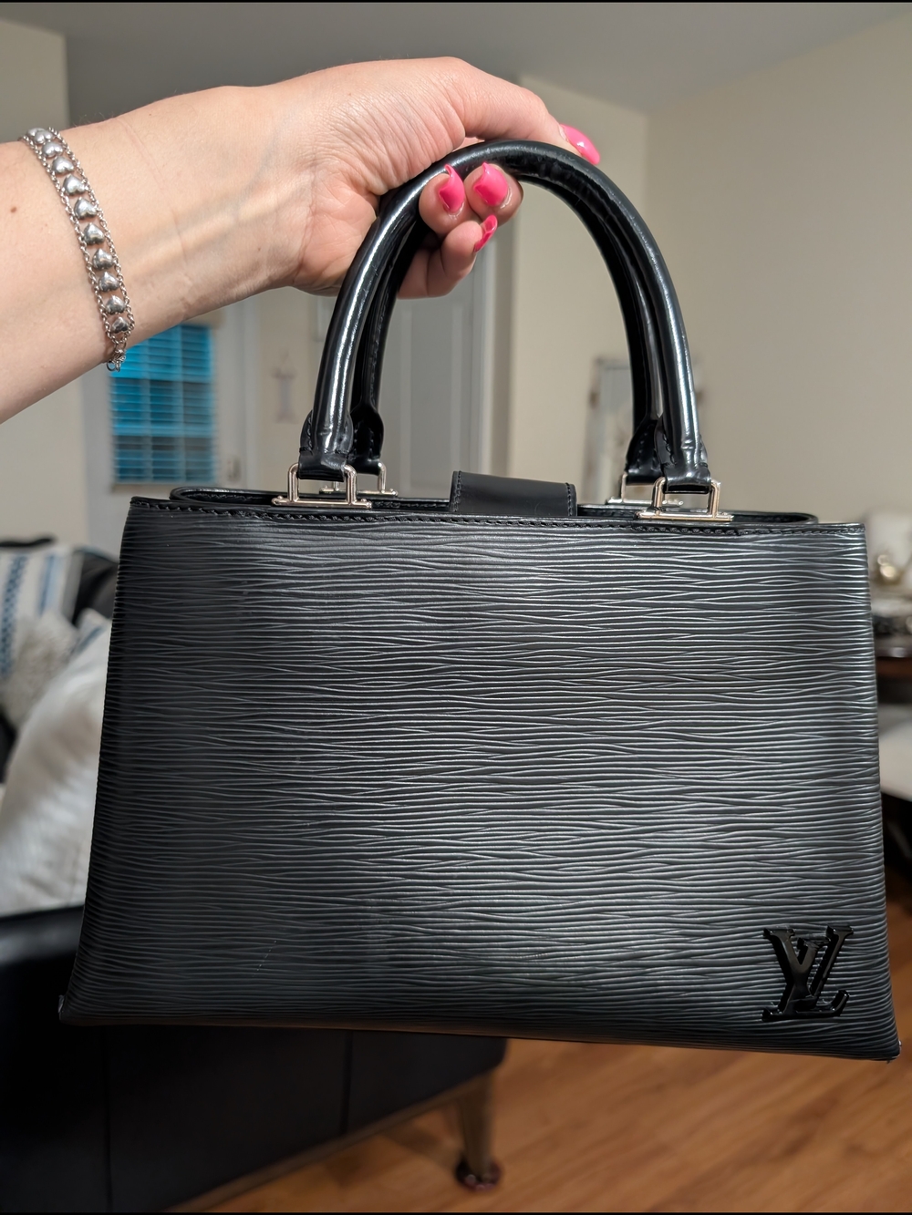 Louis Vuitton Black Epi Leather Handbag - Structured Top Handle - Picture 8 of 17